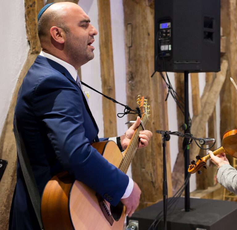 Chuppah Singer
